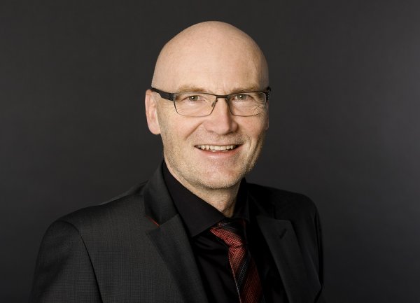 Ralph Holeschovsky